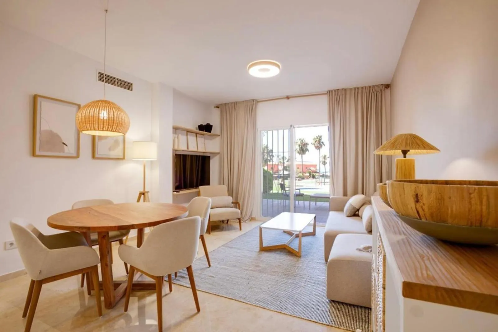 No10 - Beachfront Estepona Close To Port, 2 Bedroom, 2 Bathroom, Sleeps 5 contacts