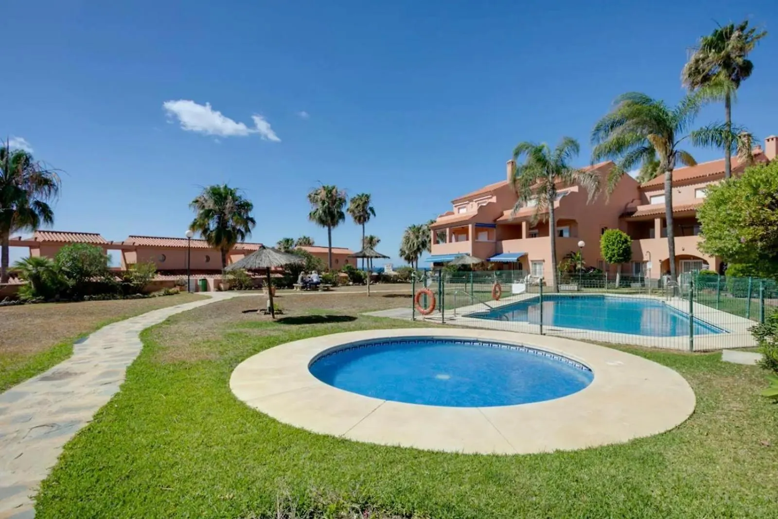 No10 - Beachfront Estepona Close To Port, 2 Bedroom, 2 Bathroom, Sleeps 5