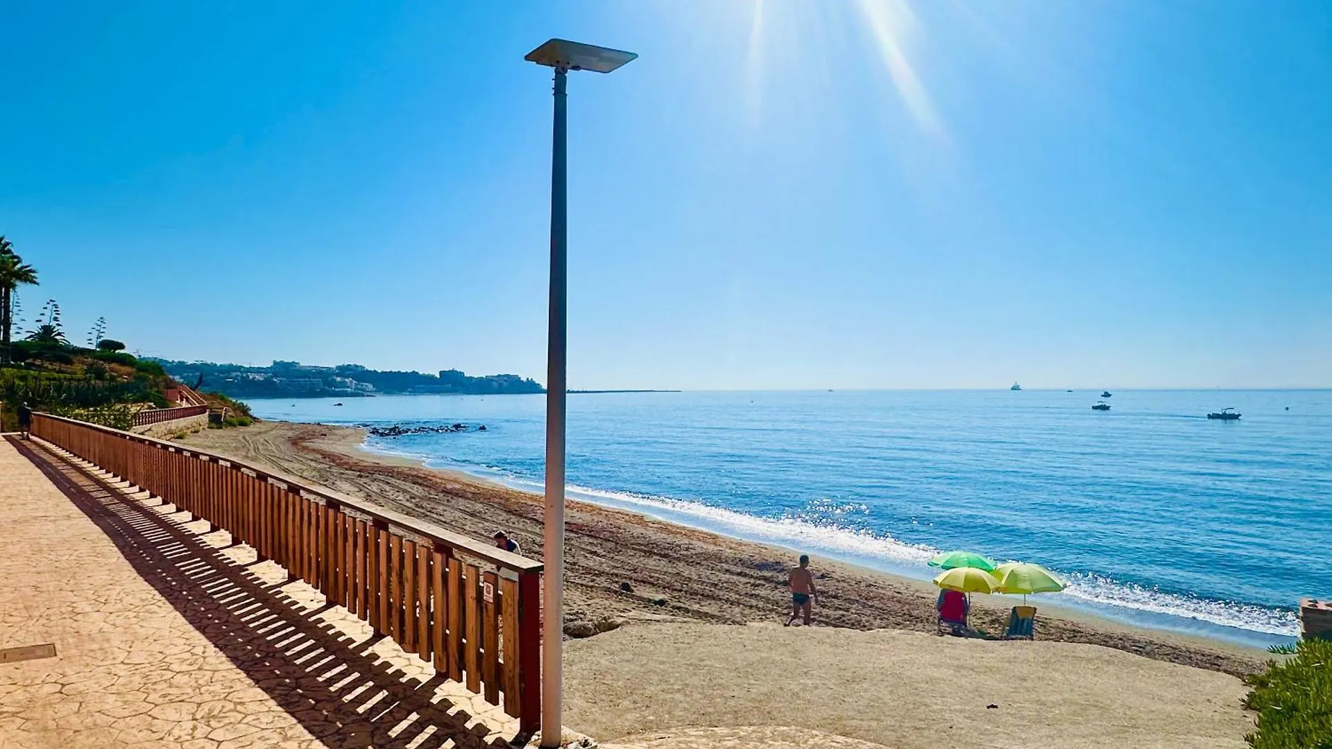 Apartment No10 - Beachfront Estepona Close To Port, 2 Bedroom, 2 Bathroom, Sleeps 5